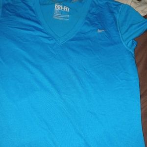 Nike shirts dry fit small women's different colors